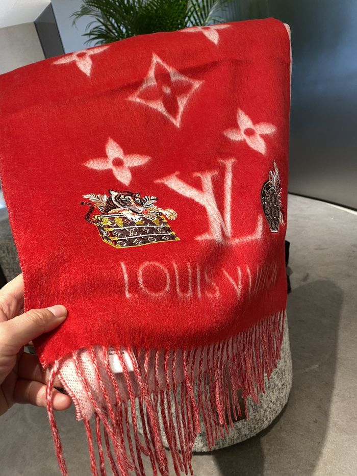 Louis Vuitton Scarf LV00037